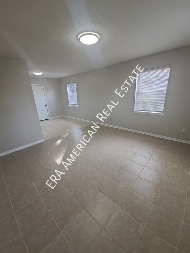 Building Photo - 74 2nd Ave