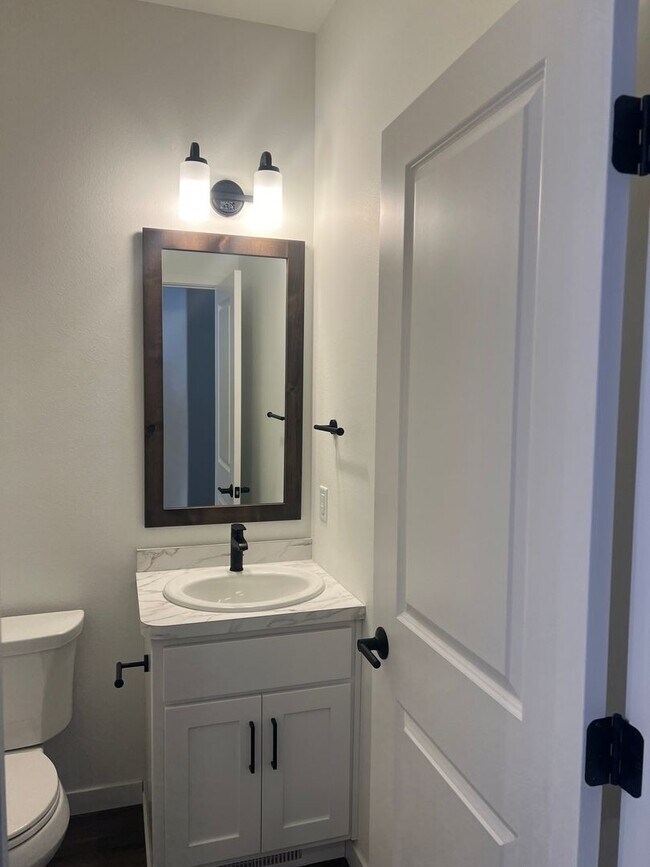 Foto del edificio - New 3 Bedroom/2.5 Bathroom House - Rent Wi...