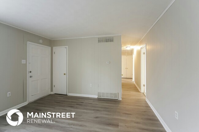 Foto del edificio - 2812 Lake Park Rd
