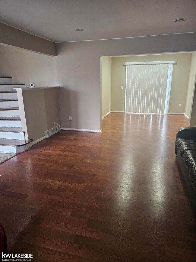 Building Photo - 33278 Linsdale Ct