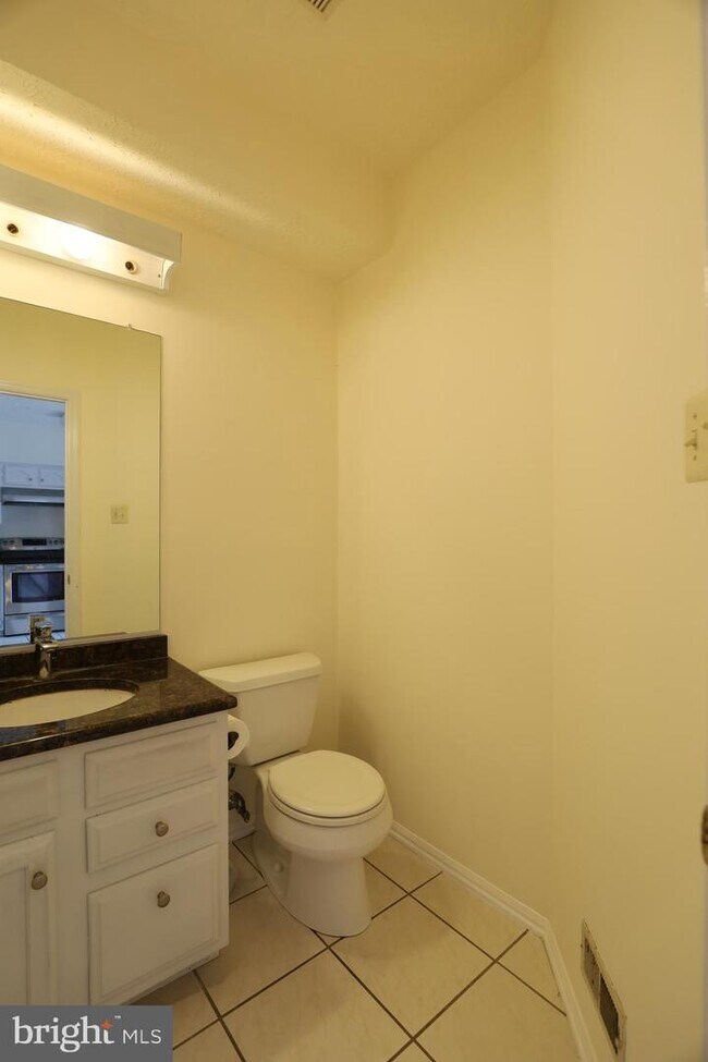 Building Photo - 21 Bayshore Ct