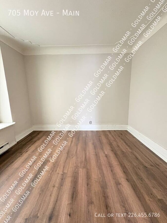 Building Photo - NEW LISTING