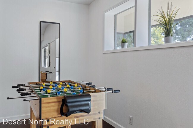 Building Photo - 3 br, 2 bath House - 1320 W ROVEY Avenue