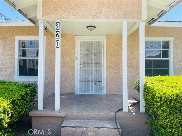 Building Photo - 820 S Grevillea Ave