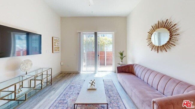 Foto del edificio - 950 E 3rd St