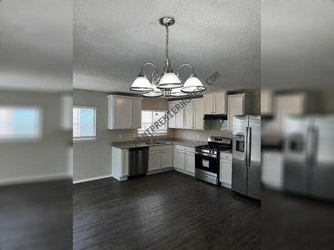Building Photo - 2911 Lake Briar