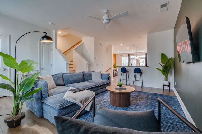 Foto del edificio - 1131 Fairway Green Ln