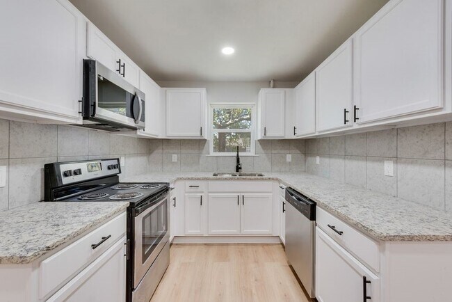 Building Photo - 4214 Osage Dr