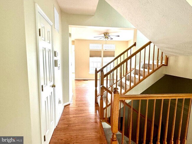 Building Photo - 2429 Knapps Way