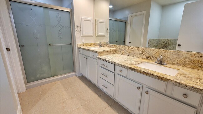 Foto del edificio - 5227 Clarkston Ln
