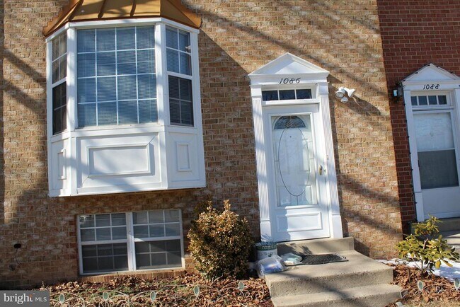 Foto del edificio - 1086 Travis Ln