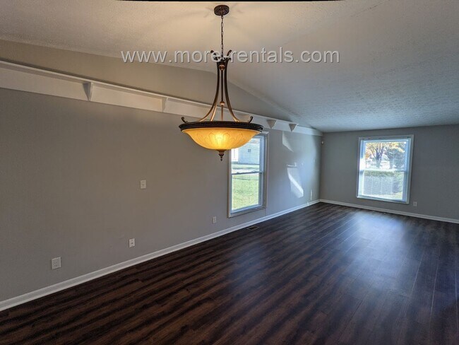Foto del edificio - Remodeled house in Reynoldsburg (Groveport Schools)