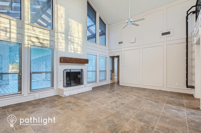 Building Photo - 313 Santa Fe Trail, Waxahachie, TX, 75165