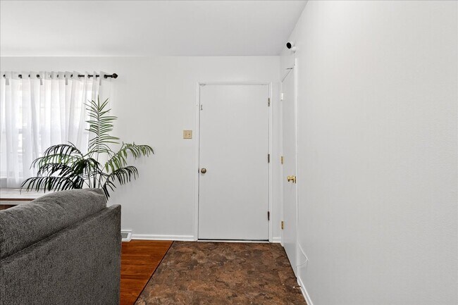 Foto del edificio - 354 Burncoate Dr