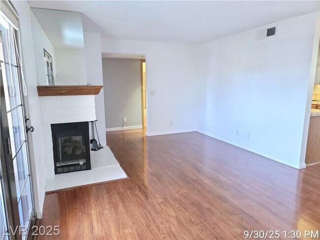 Foto del edificio - Inviting 2-Bedroom Condo with Pool, Spa & ...
