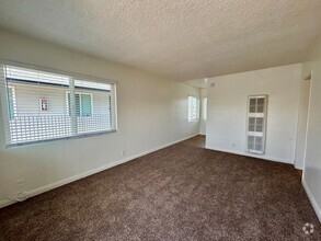 Building Photo - 4444 Menlo Ave