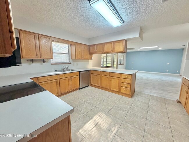 Building Photo - 3990 Clearwater Ln