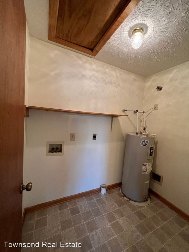 Building Photo - 1 br, 1 bath House - 1405C Ireland Dr