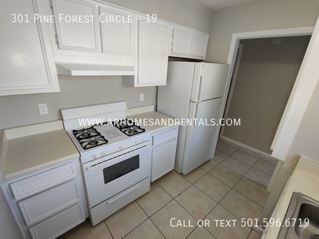 Foto del edificio - 301 Pine Forest Circle - 19 | $925 | 2 bed...