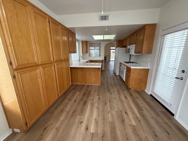 Building Photo - Wyndham Rose in AV, 2 Bedrooms,2 Bathrooms + Den, Gated Community,