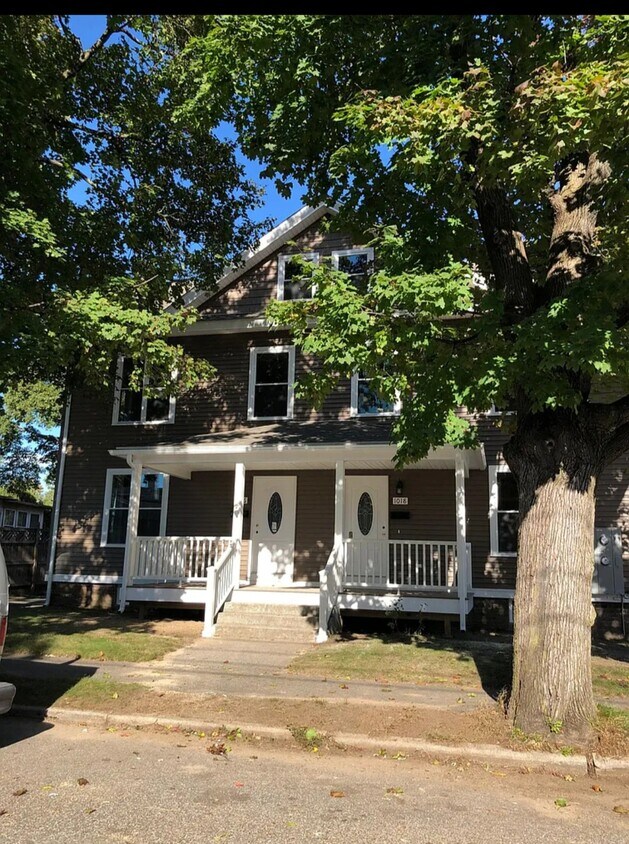 Foto principal - 1016 Pleasant St