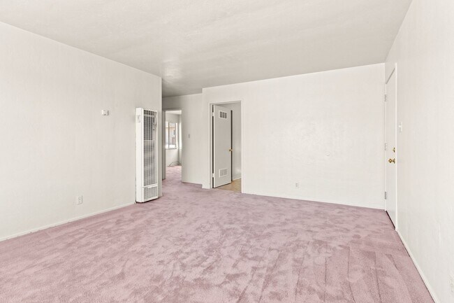 Foto del edificio - Cozy 2-Bed Oakland Apartment: San Leandro ...