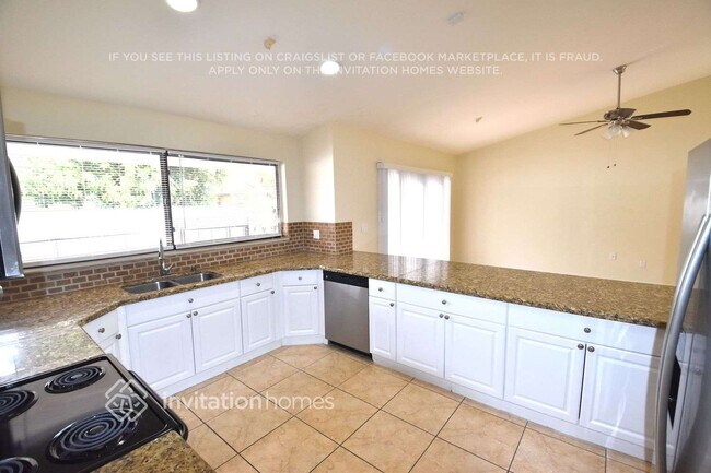 Foto del edificio - 16501 NW 84th Ct