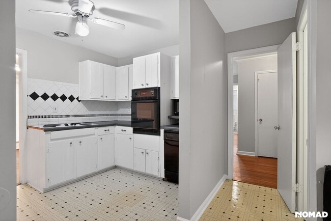 Building Photo - 2644 Pineland Ave