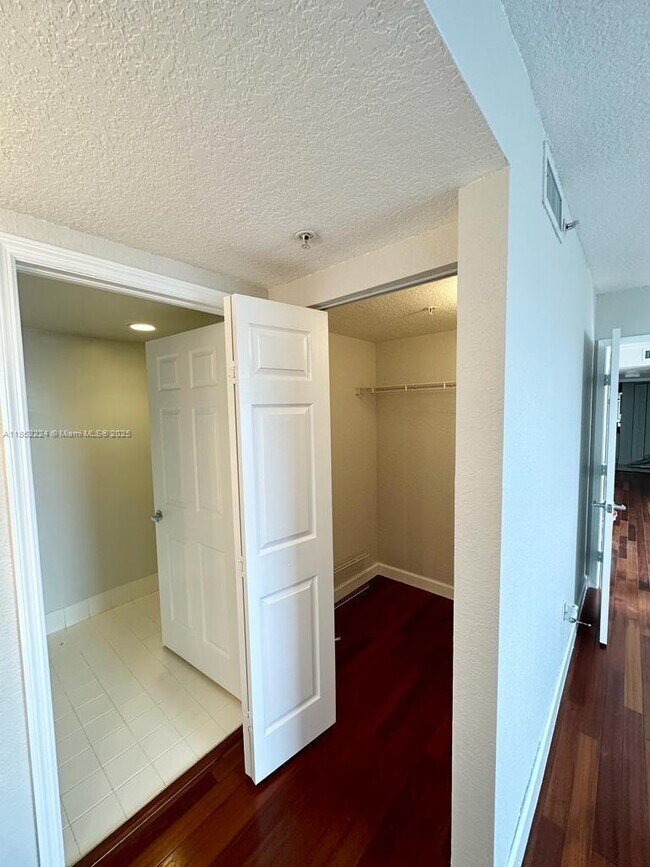 Foto del edificio - 816 NW 11th St
