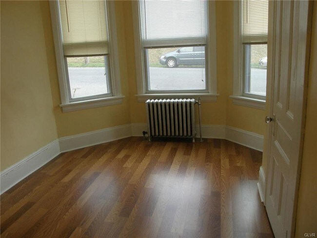 Foto del edificio - 240 N 10th St