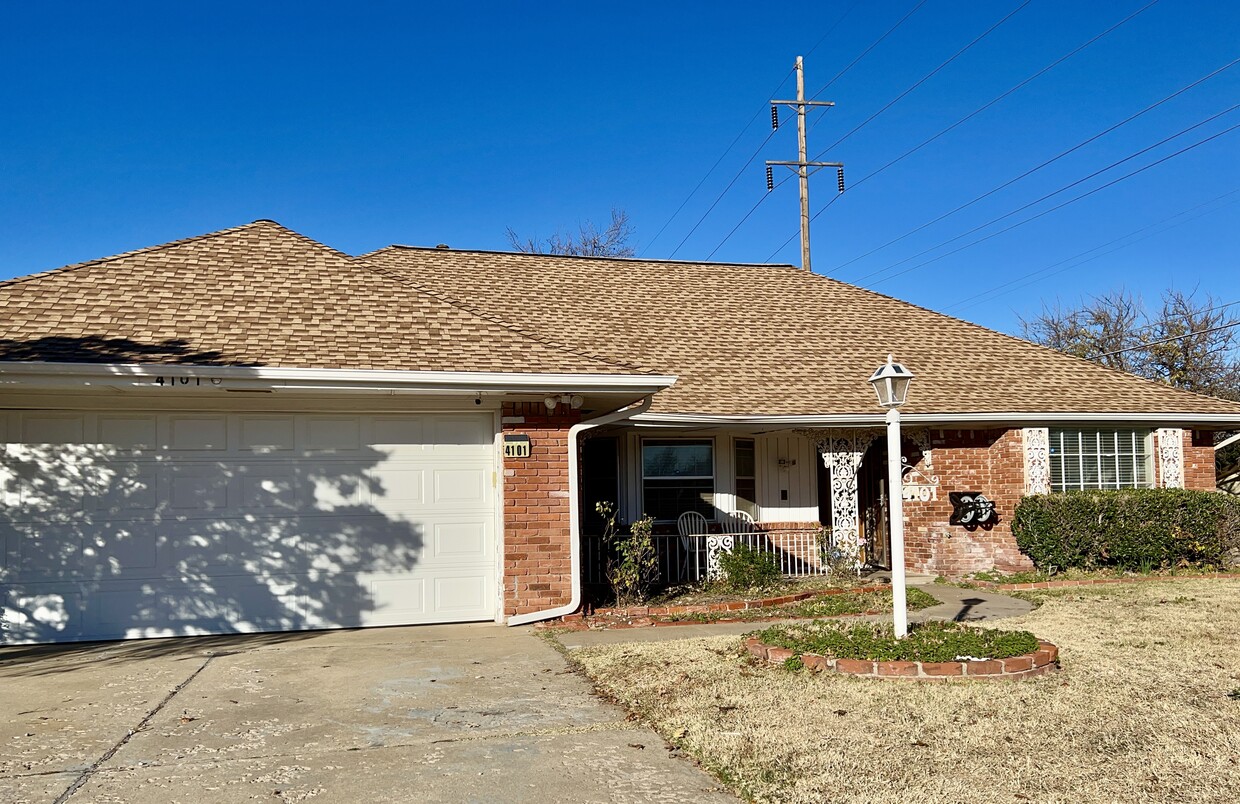 Primary Photo - 4101 NW 61st Ter