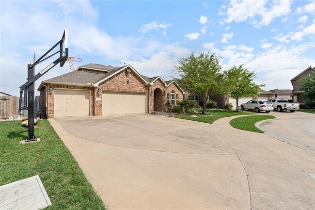 Foto del edificio - 3306 Benbrook Springs Ln