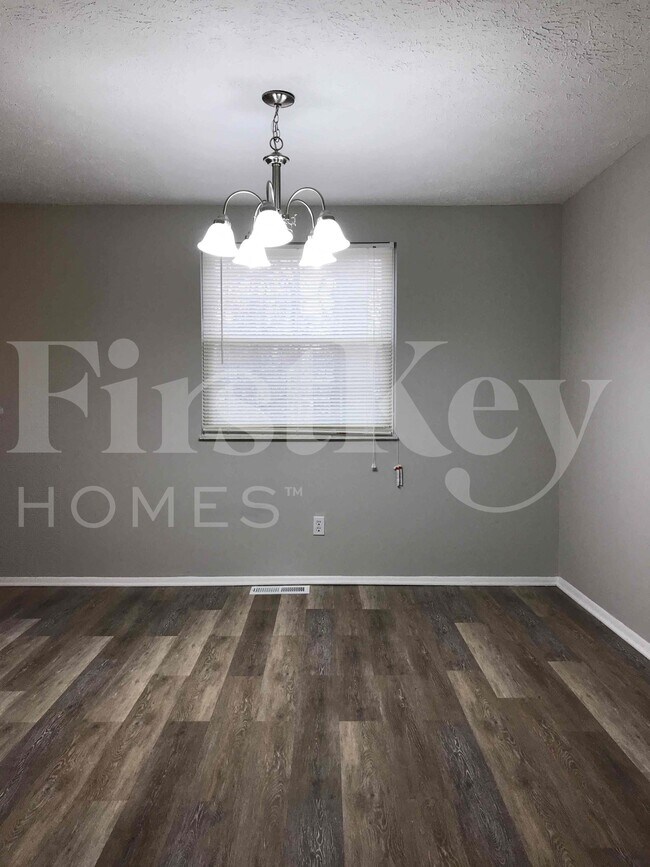 Foto del edificio - 1324 Lansdowne Rd