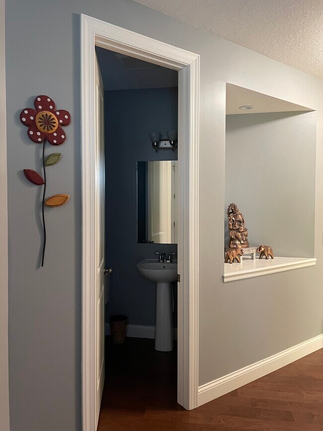 Foto del edificio - 8401 Larch Ln N
