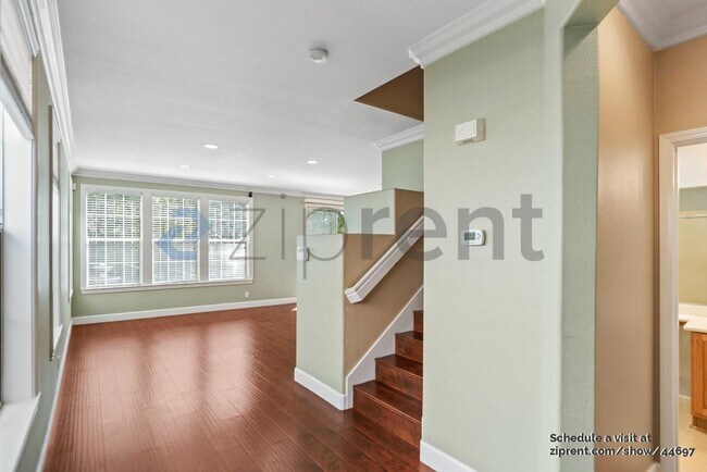 Building Photo - 5536 Cooney Pl