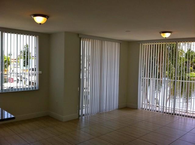 Foto del edificio - 1740 NW N River Dr