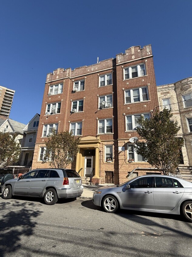 Building Photo - Harborview Weehawken