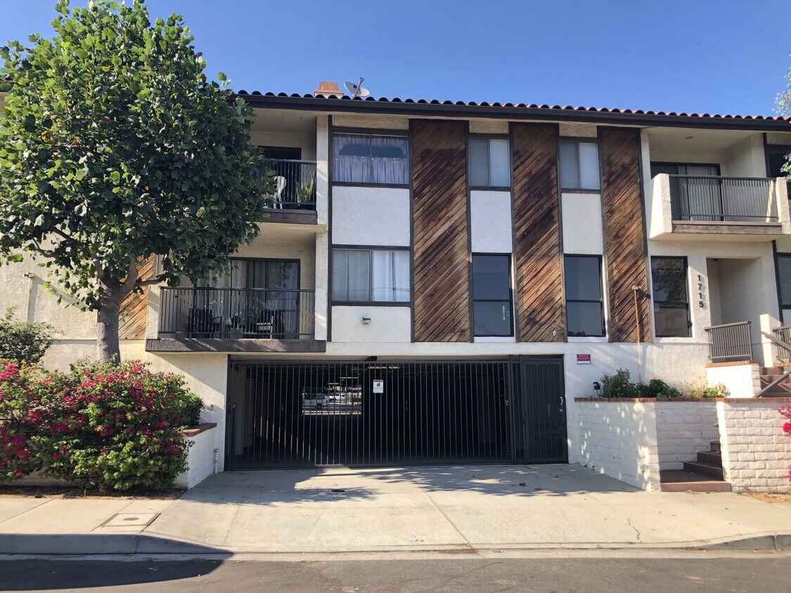 1715 259th St, Lomita, CA 90717 Rentals in Lomita at 1715 259th St