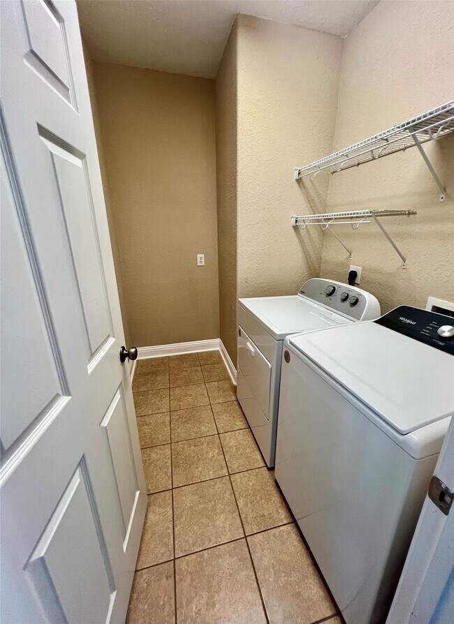 Foto del edificio - 5119 Big Meadow Ln