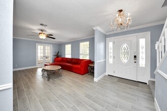 Building Photo - 5810 Wanakah Dr