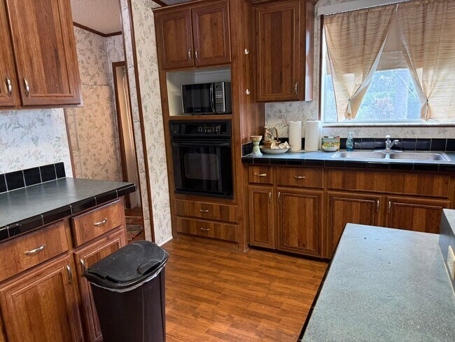 Foto del edificio - Spacious 2 bed/ 2 bath rental in Sebastian!