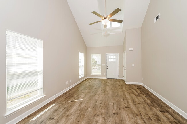 Building Photo - 170 Willowridge Ln