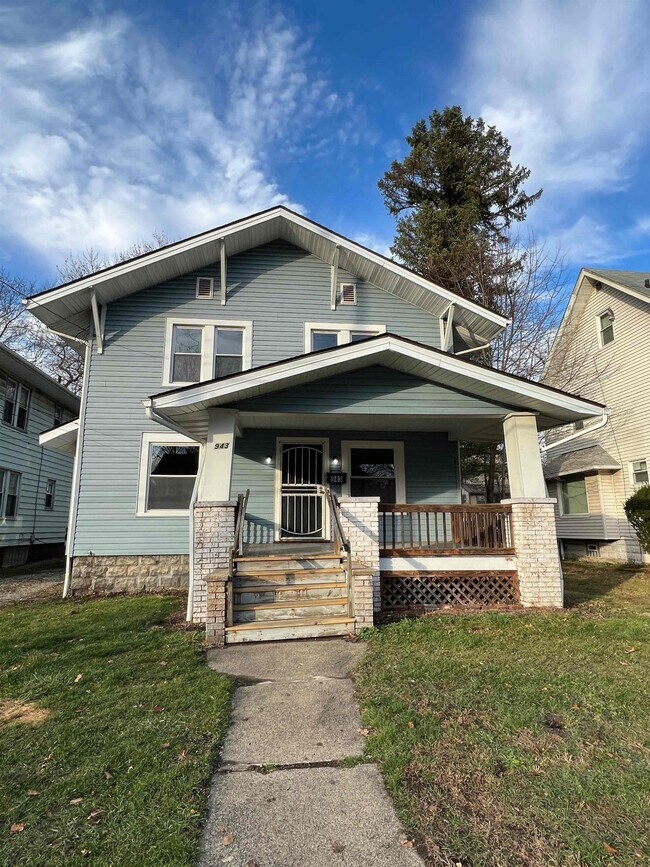 Foto del edificio - 943 Delia Ave
