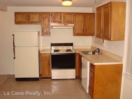 Building Photo - 803 Fox Chase