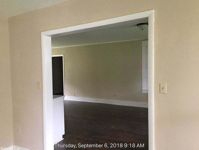 Building Photo - 708 Walker St