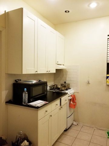 Foto del edificio - 11-44-44 44th Dr