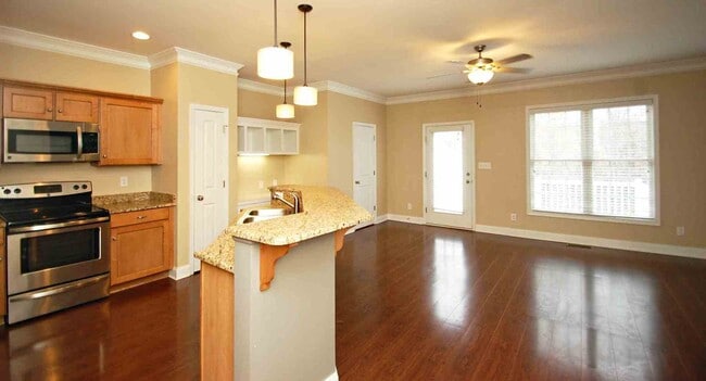 Building Photo - 94 Rowse Dr