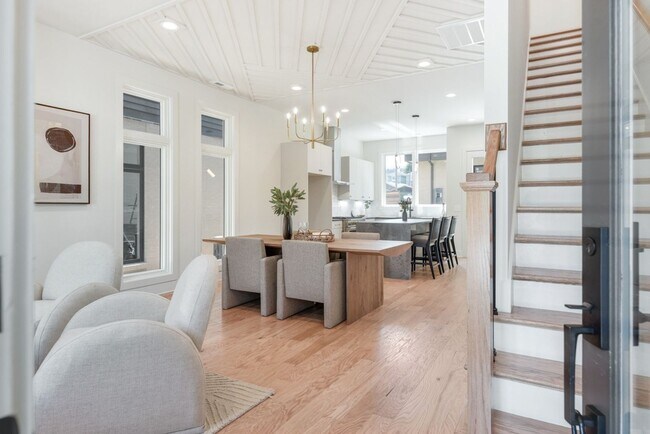 Building Photo - Stunning new townhome available for an imm...
