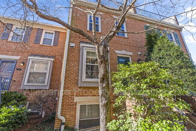 Foto del edificio - 786 N Vermont St