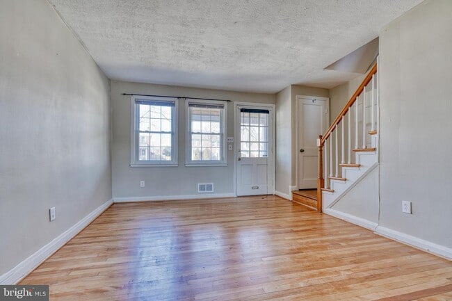 Building Photo - 8331 Kendale Rd